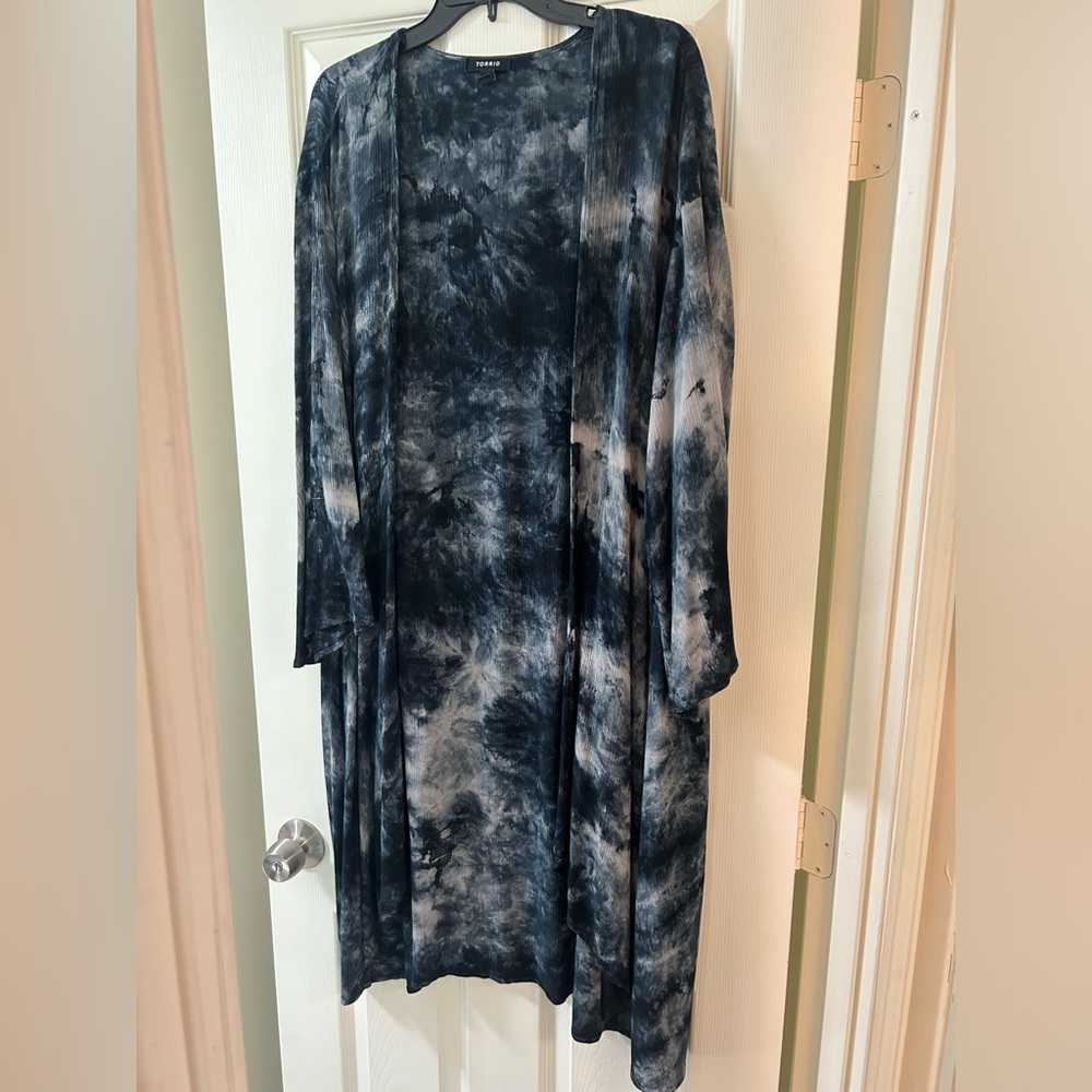 Torrid tie dye kimono size 1